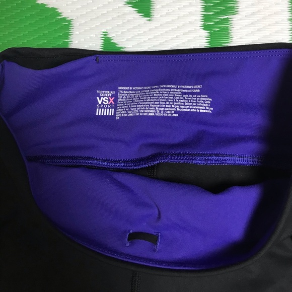 SOLD - Victoria’s Secret sport leggings - Picture 4 of 9